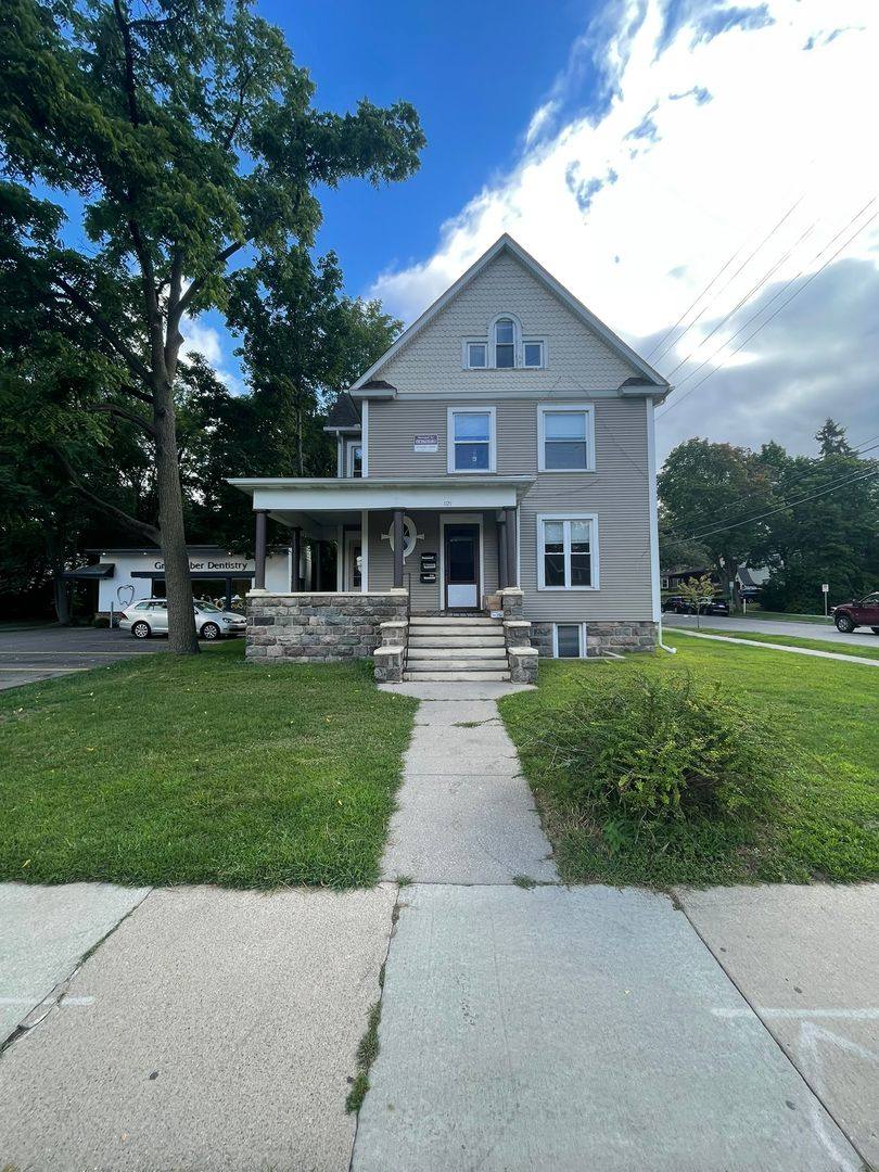 Apartment for rent at 1121 Packard St, Ann Arbor, MI 48104
