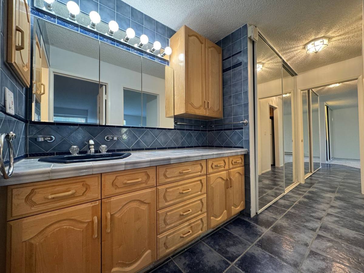 Condo for rent at 3 Commodore Dr, Emeryville, CA 94608