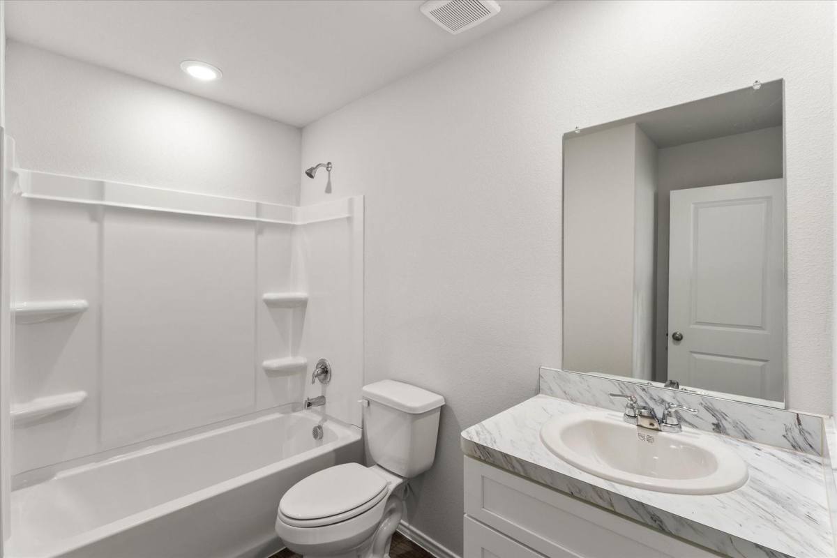 House for rent at 303 Victory Dr, Mabank, TX 75147