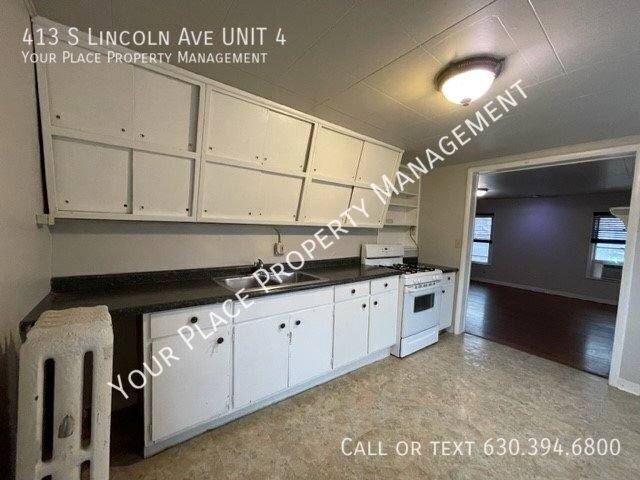 Apartment for rent at 413 S Lincoln Ave #4, Aurora, IL 60505