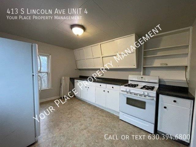 Apartment for rent at 413 S Lincoln Ave #4, Aurora, IL 60505