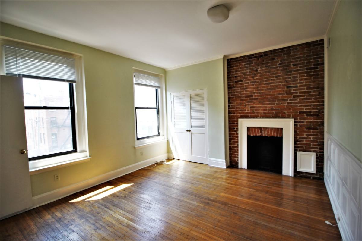 Apartment for rent at 920 Saint Paul St, Baltimore, MD 21202
