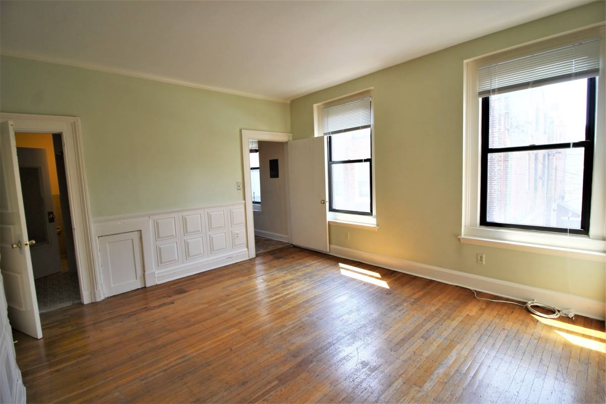 Apartment for rent at 920 Saint Paul St, Baltimore, MD 21202
