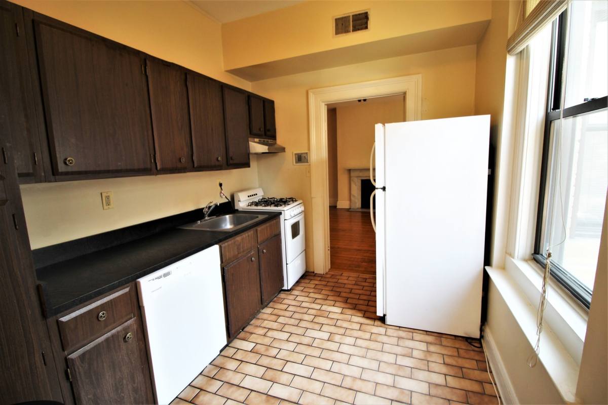 Apartment for rent at 920 Saint Paul St, Baltimore, MD 21202