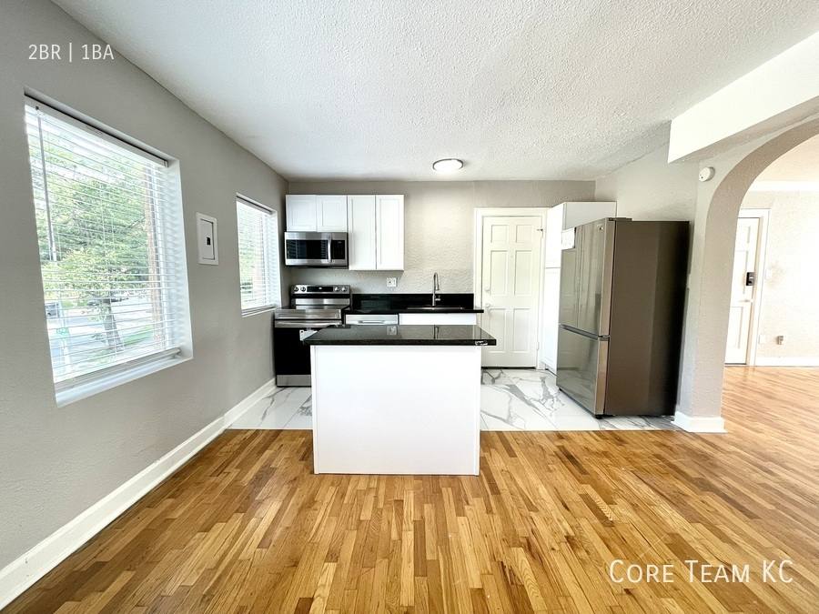 Apartment for rent at 1114 W 45th St #3, Kansas City, MO 64111