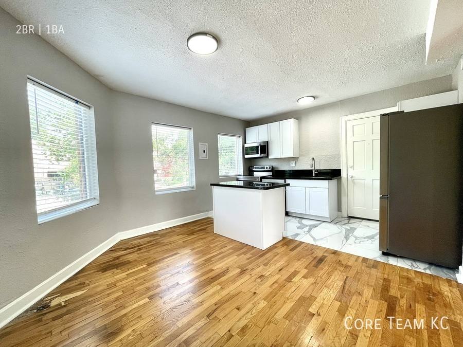 Apartment for rent at 1114 W 45th St #3, Kansas City, MO 64111
