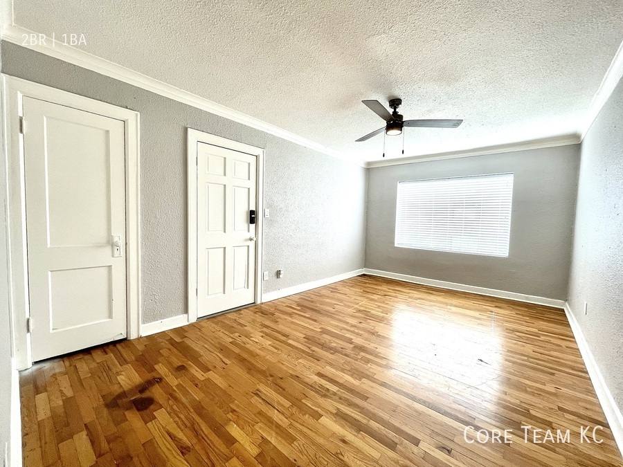 Apartment for rent at 1114 W 45th St #3, Kansas City, MO 64111
