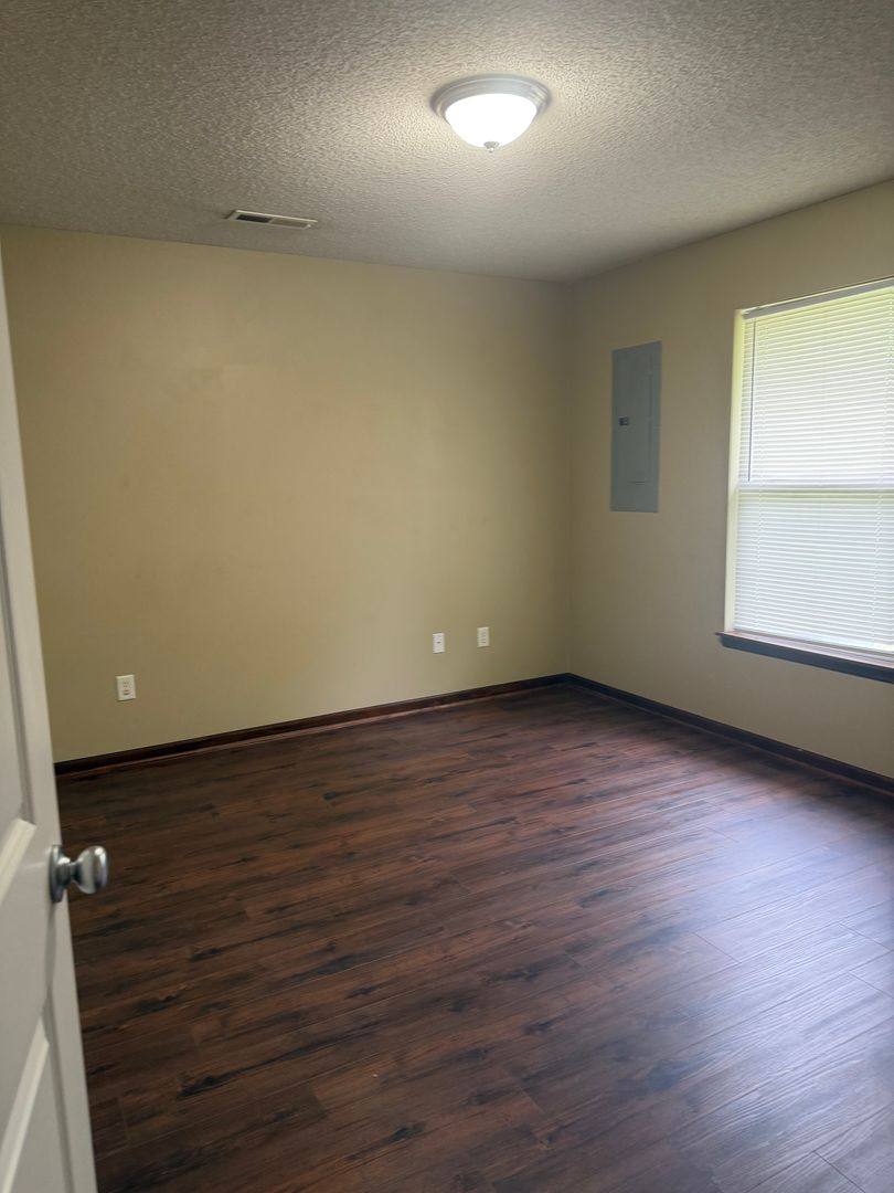 Townhouse for rent at 1120 NW Willow Dr, Grain Valley, MO 64029