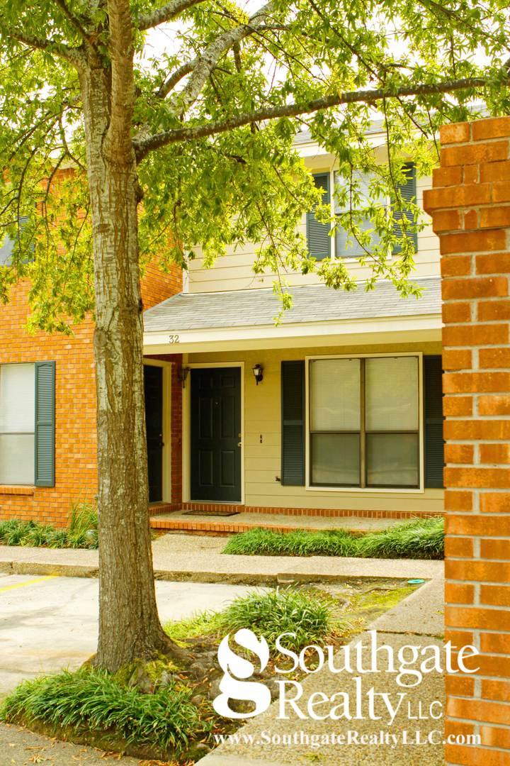 Townhouse for rent at 300 N 38th Ave, Hattiesburg, MS 39401