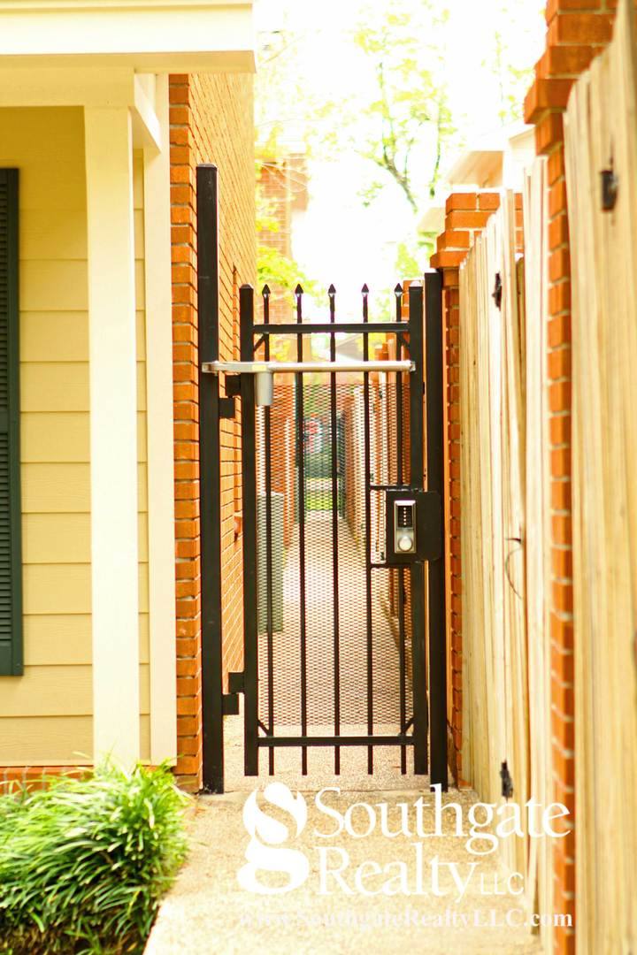 Townhouse for rent at 300 N 38th Ave, Hattiesburg, MS 39401
