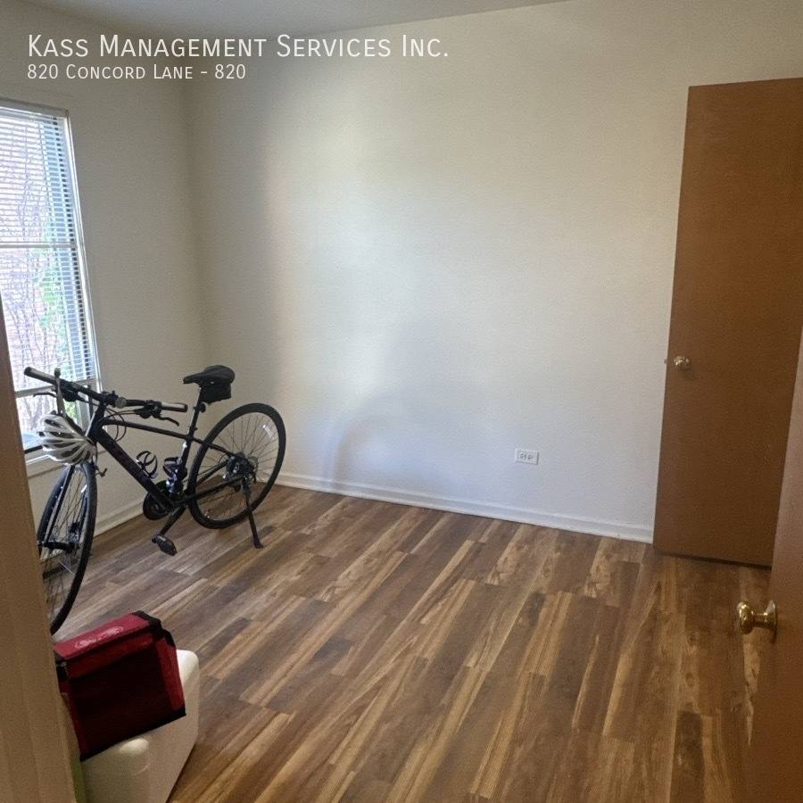 Townhouse for rent at 820 Concord Lane #820, Barrington, IL 60010