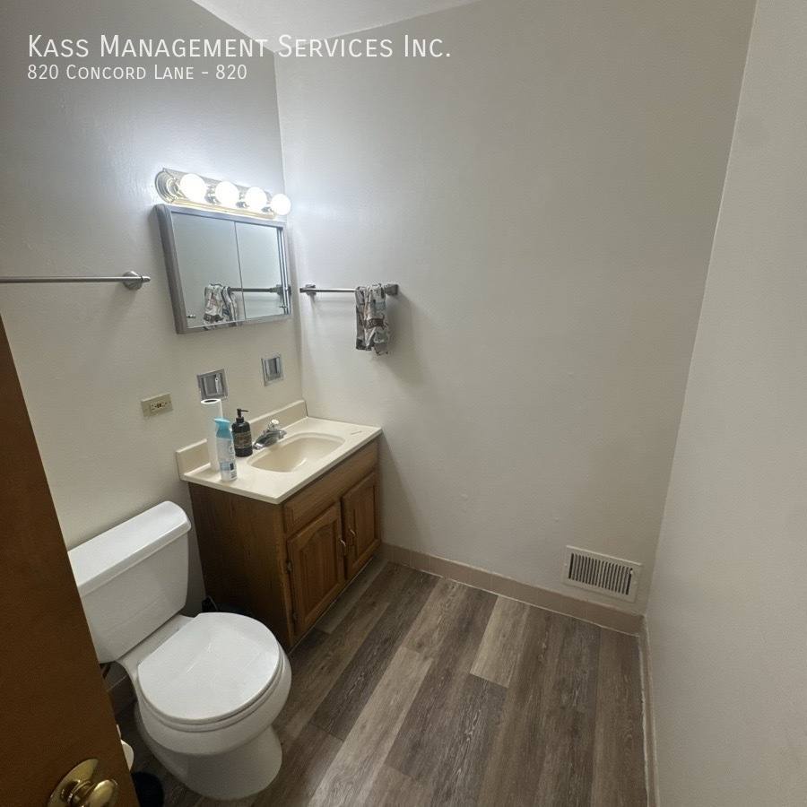 Townhouse for rent at 820 Concord Lane #820, Barrington, IL 60010