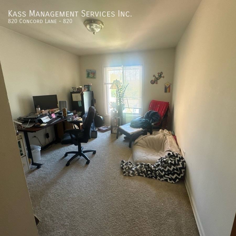 Townhouse for rent at 820 Concord Lane #820, Barrington, IL 60010