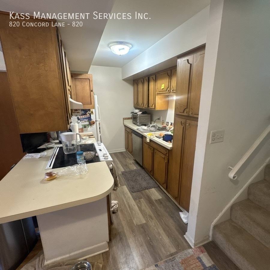 Townhouse for rent at 820 Concord Lane #820, Barrington, IL 60010