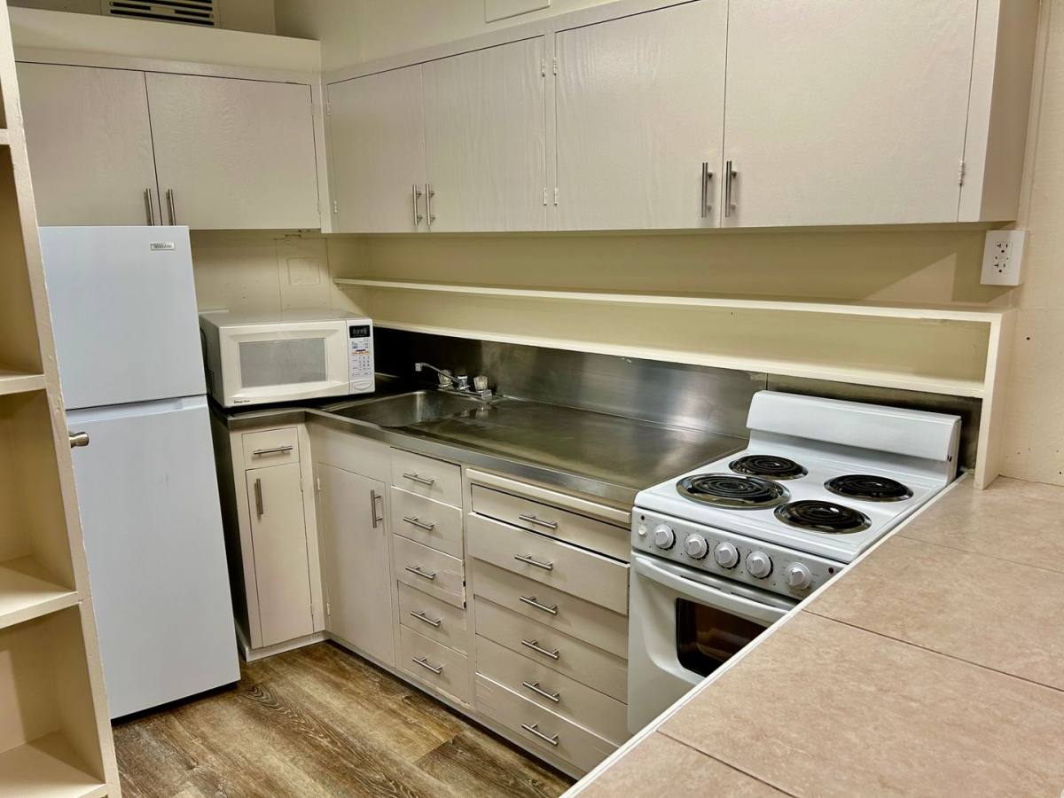 Apartment for rent at 2943 Kalakaua Ave, Honolulu, HI 96815