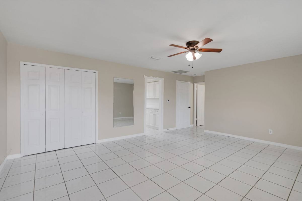 Apartment for rent at 2927 SE 15th Place, Cape Coral, FL 33904