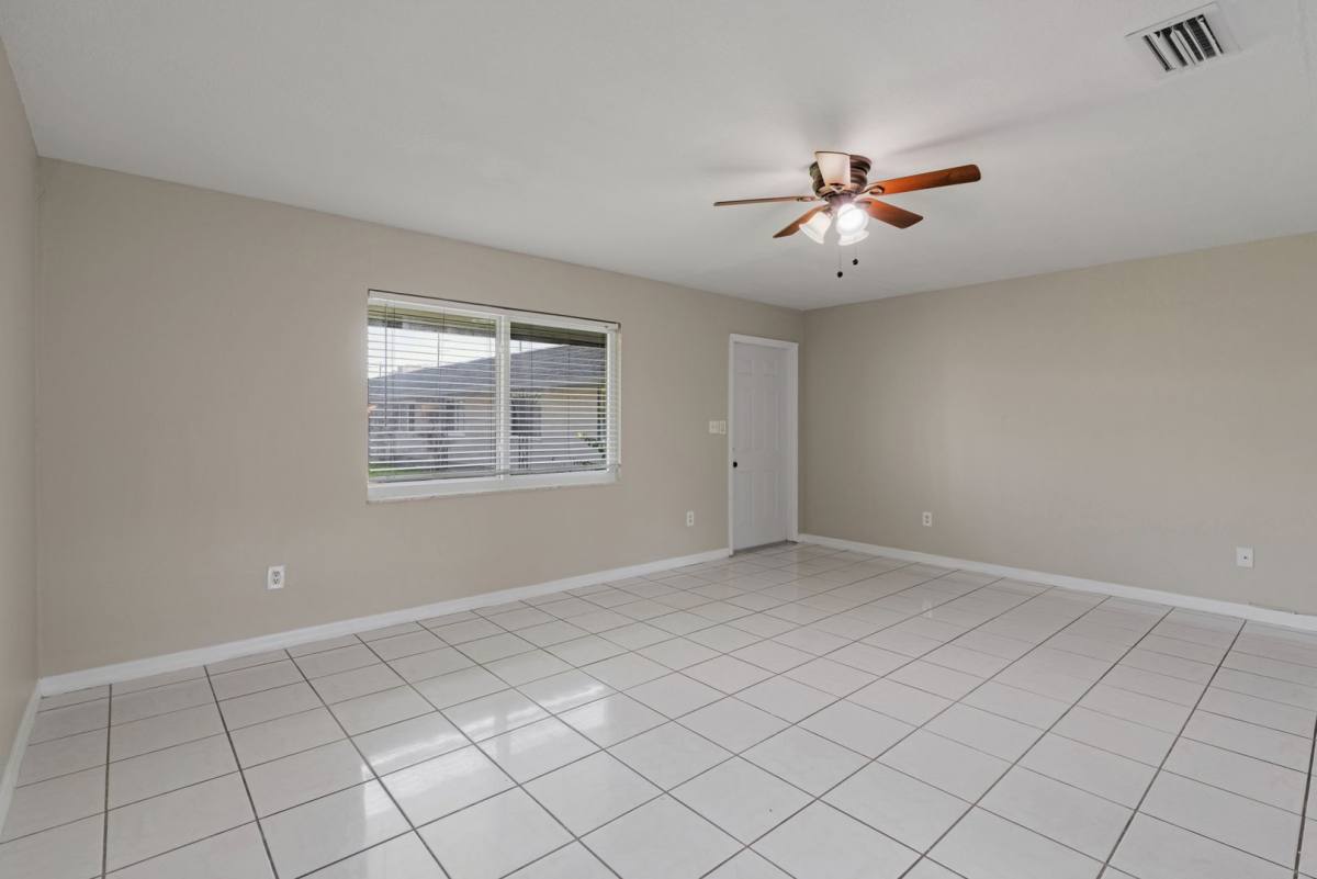 Apartment for rent at 2927 SE 15th Place, Cape Coral, FL 33904