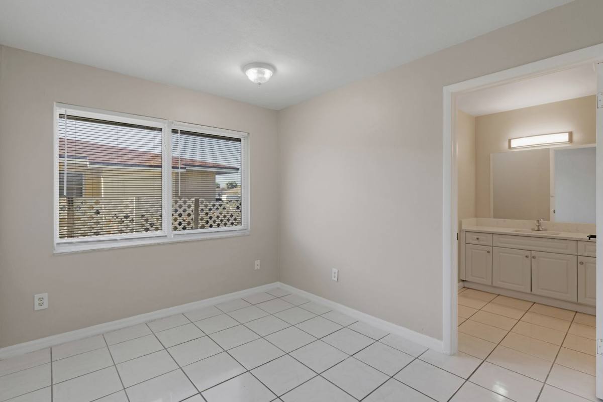 Apartment for rent at 2927 SE 15th Place, Cape Coral, FL 33904