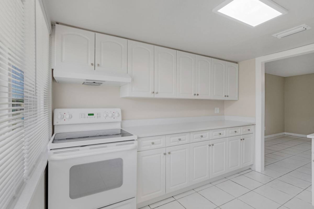 Apartment for rent at 2927 SE 15th Place, Cape Coral, FL 33904