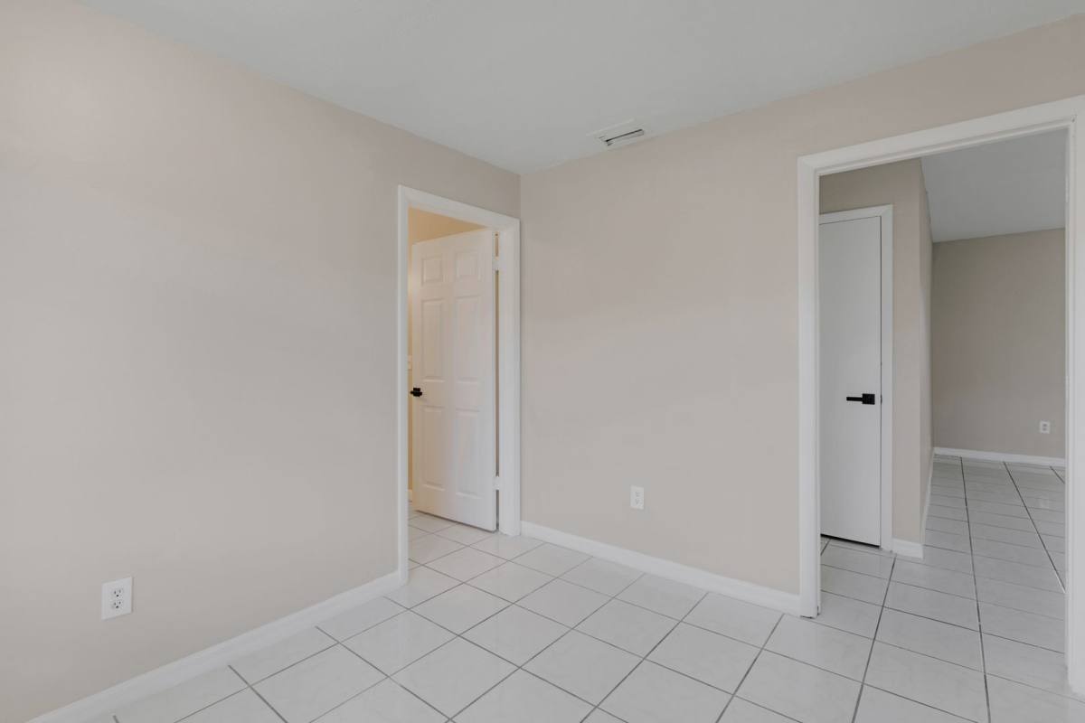 Apartment for rent at 2927 SE 15th Place, Cape Coral, FL 33904