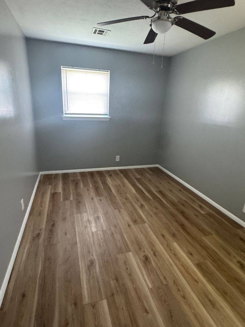 House for rent at 5610 Baylor Dr, Bartlesville, OK 74006