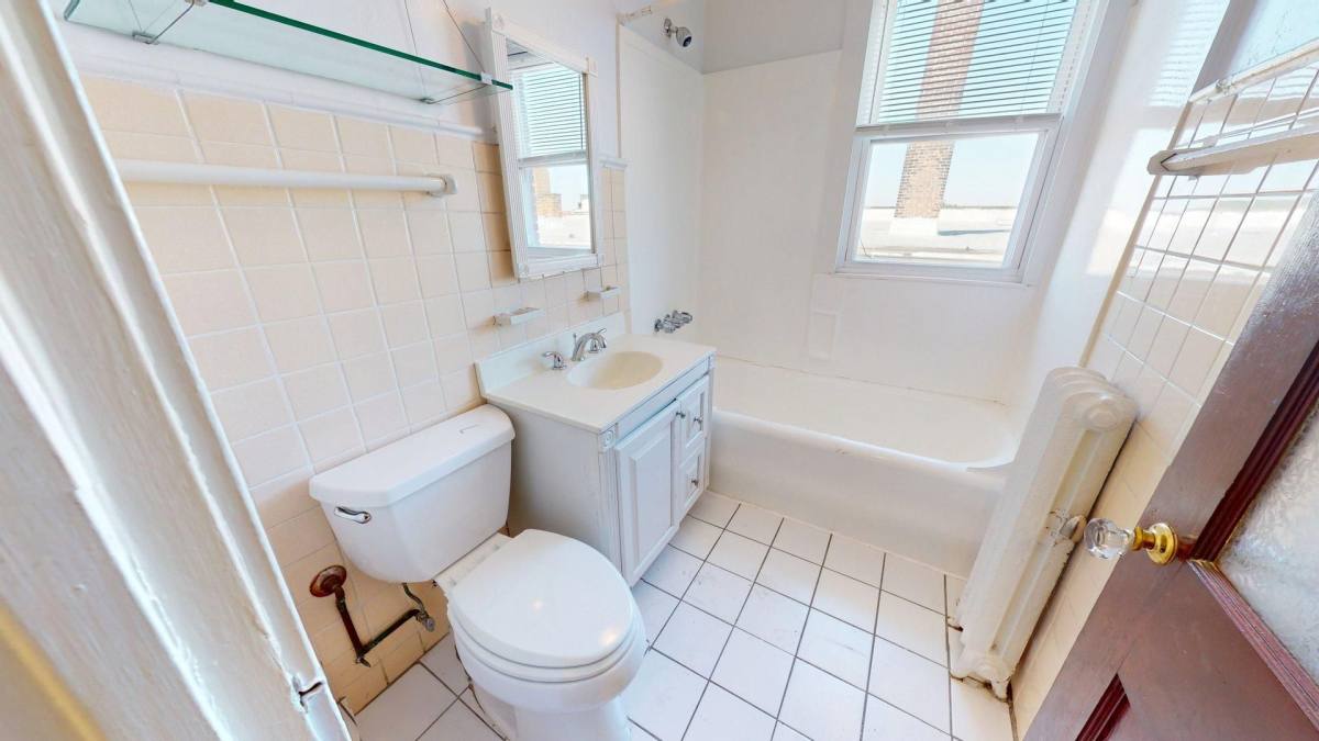 Apartment for rent at 12485 Cedar Rd, Cleveland, OH 44106