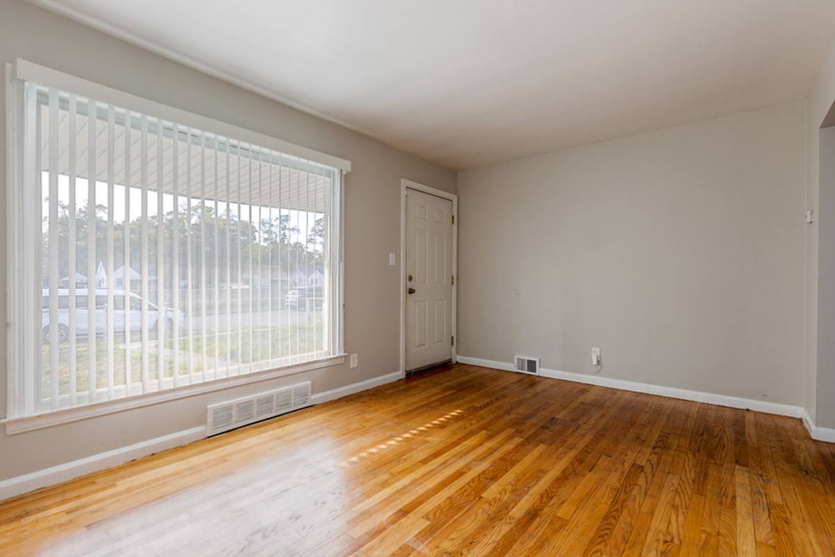 House for rent at 19918 Southfield Freeway, Detroit, MI 48235