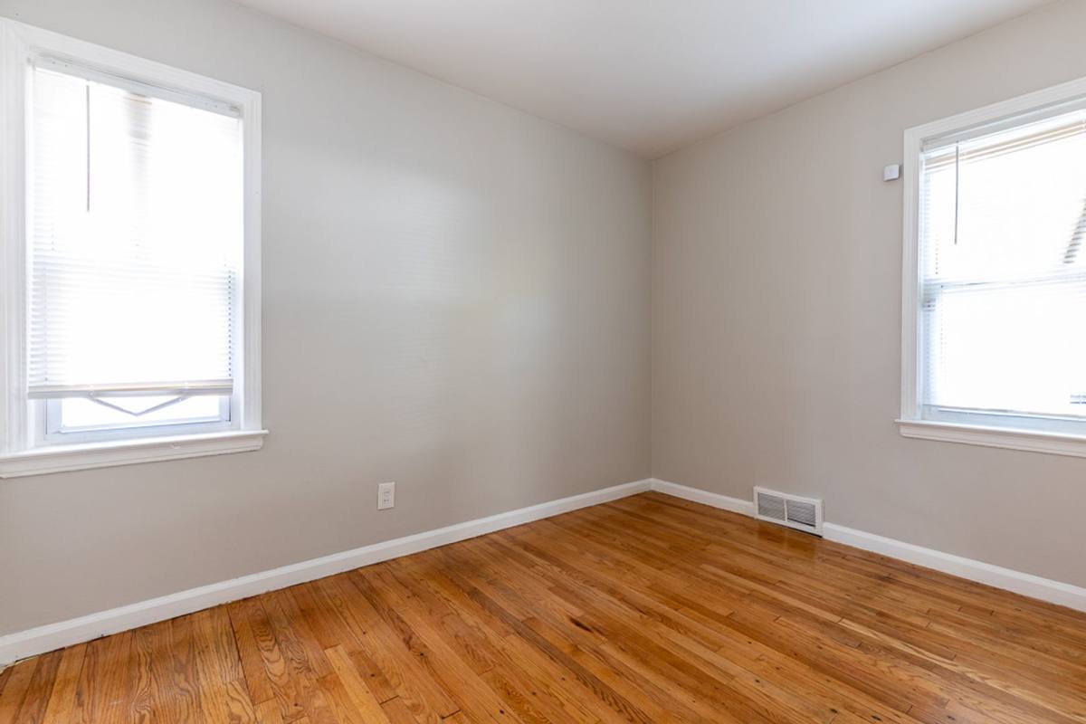 House for rent at 19918 Southfield Freeway, Detroit, MI 48235