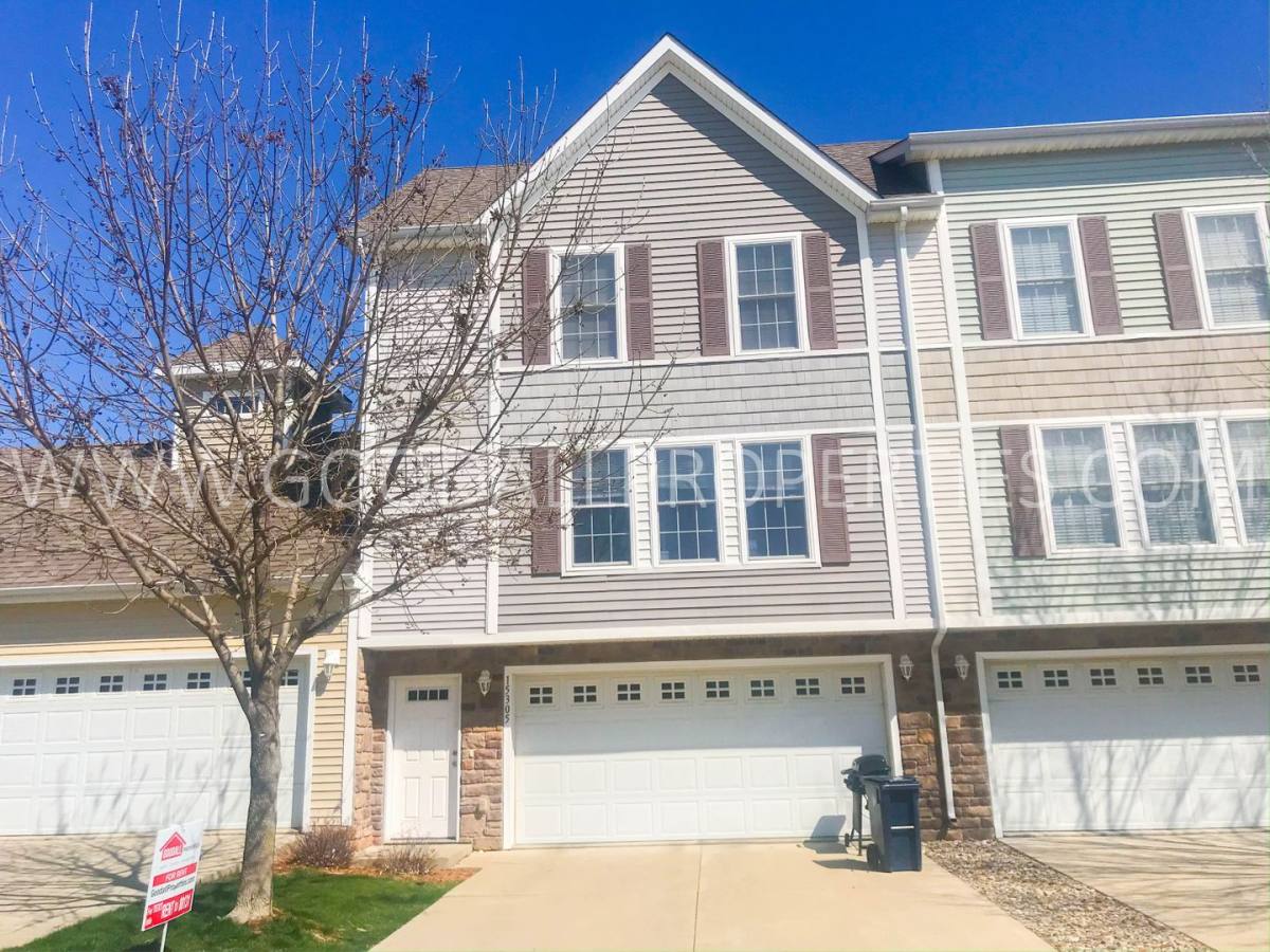 Townhouse for rent at 15305 Townsend Ave, Urbandale, IA 50323