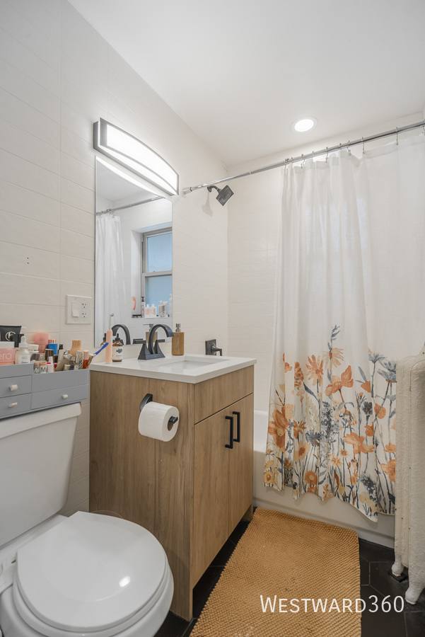 Condo for rent at 6207 N Glenwood Ave 2 #2, Chicago, IL 60660