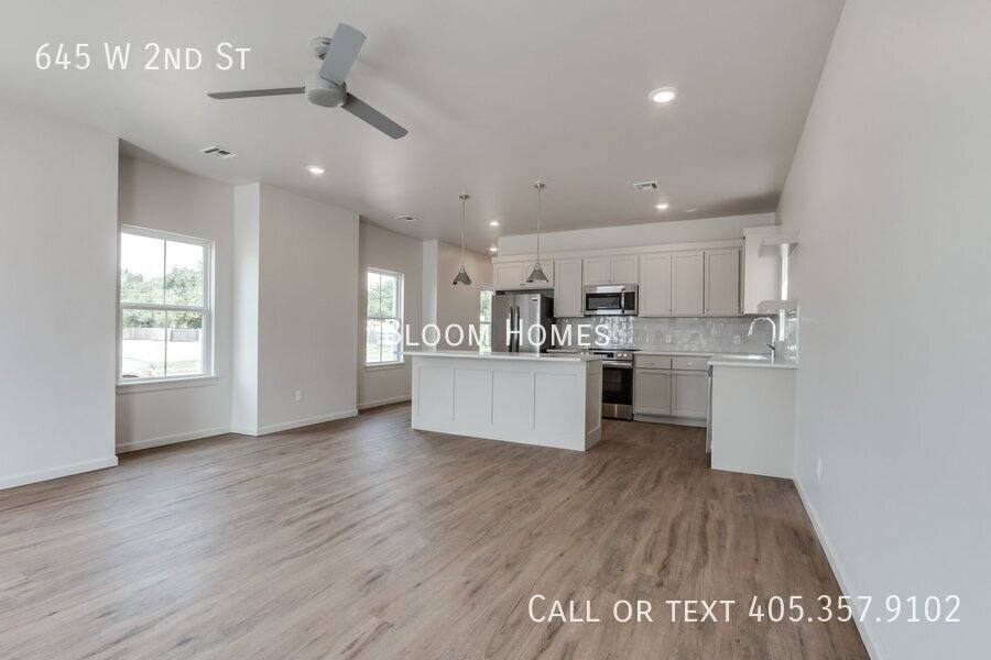 House for rent at 645 W 2nd St, Edmond, OK 73003