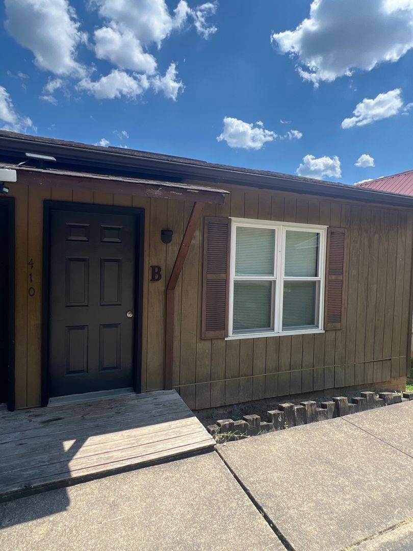 Apartment for rent at 410 4th Ave, Parkersburg, WV 26101