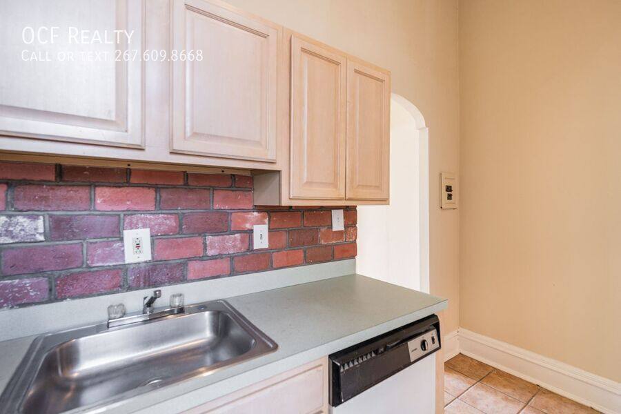 Apartment for rent at 1933 Spring Garden St #1F, Philadelphia, PA 19130