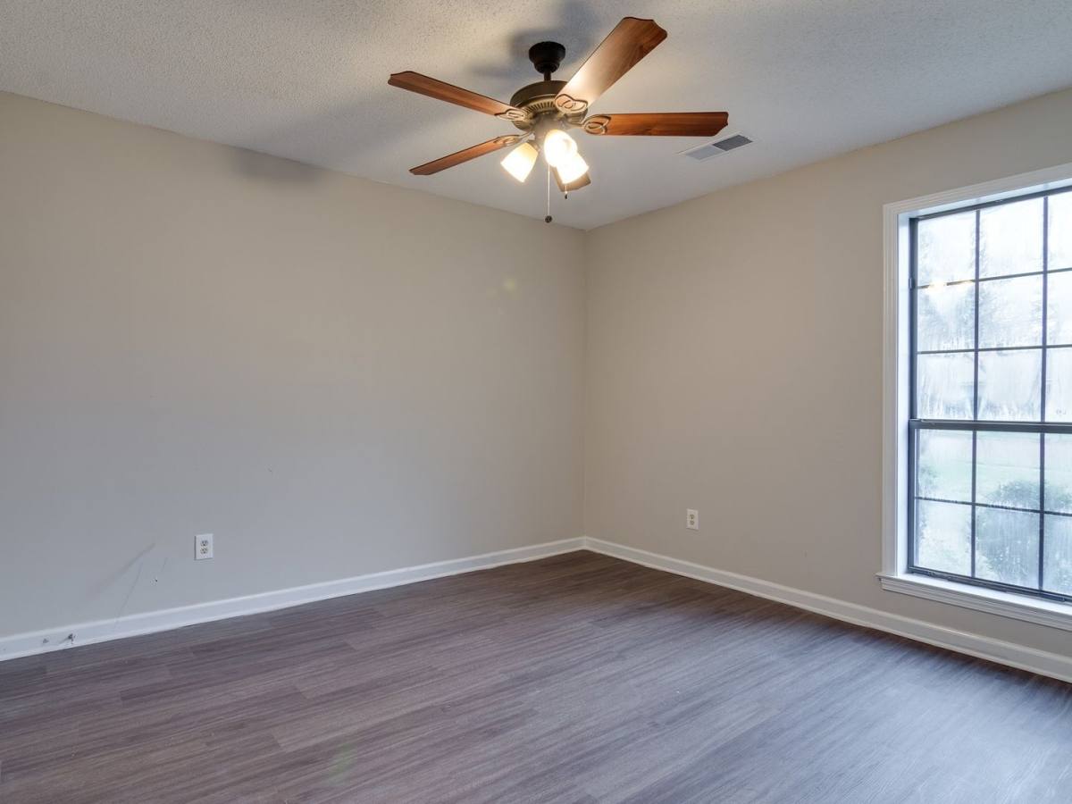 House for rent at 6562 Lake Valley Dr, Memphis, TN 38141