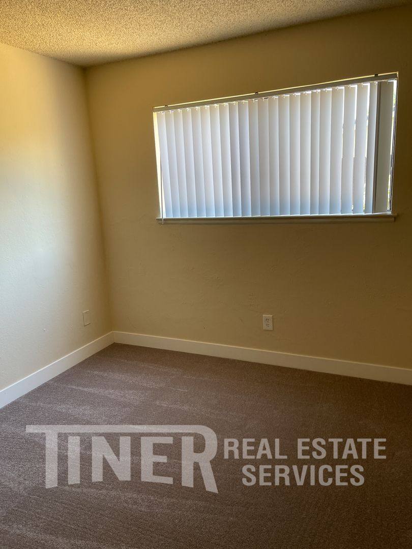 House for rent at 7827 Zenith Dr, Citrus Heights, CA 95621
