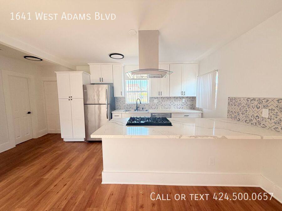 Apartment for rent at 1641 W Adams Blvd, Los Angeles, CA 90007