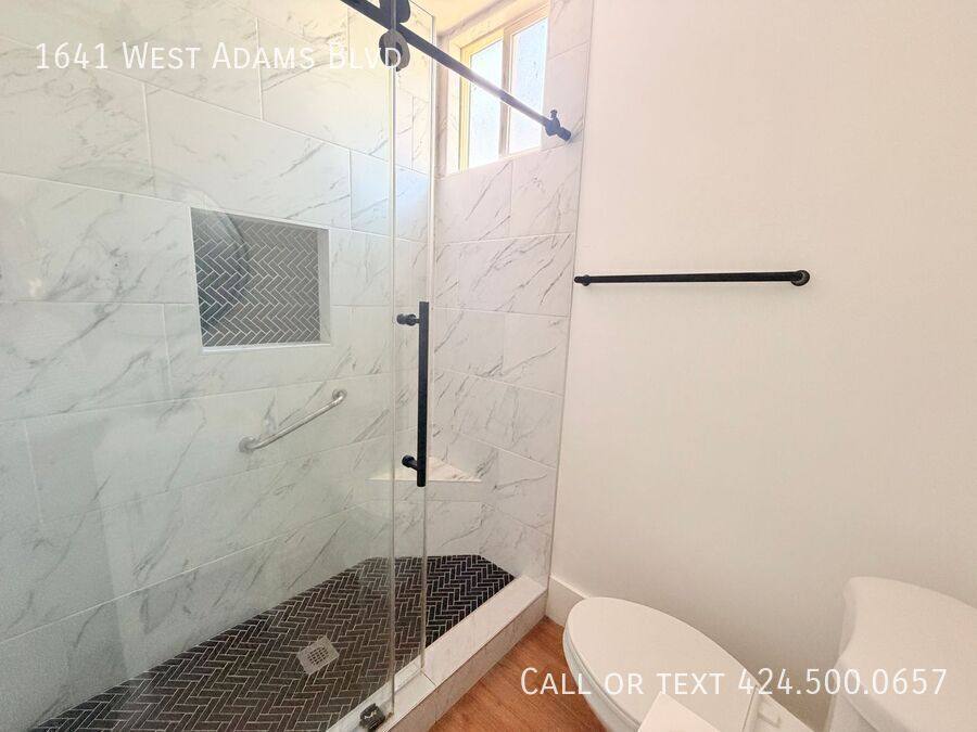 Apartment for rent at 1641 W Adams Blvd, Los Angeles, CA 90007
