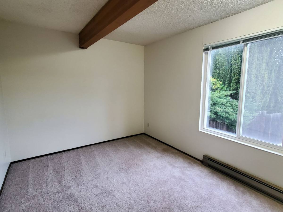 Apartment for rent at 5325 Ravenna Place NE, Seattle, WA 98105