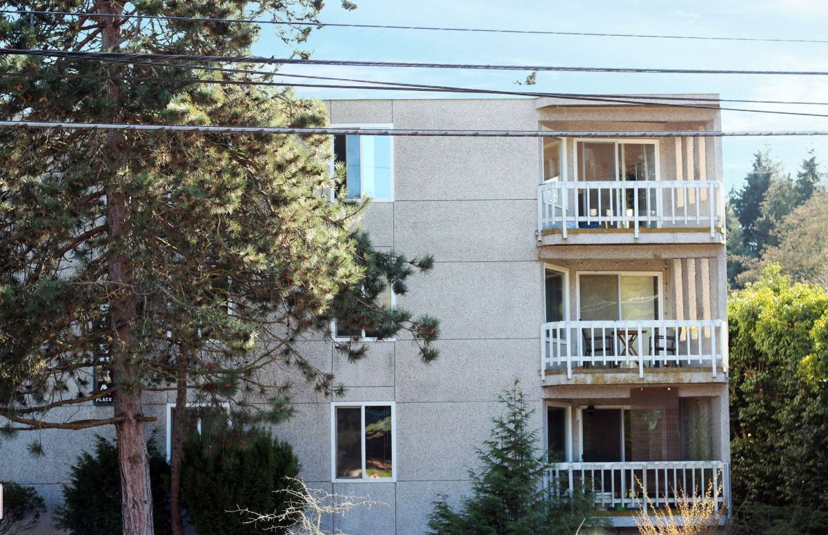 Apartment for rent at 5325 Ravenna Place NE, Seattle, WA 98105