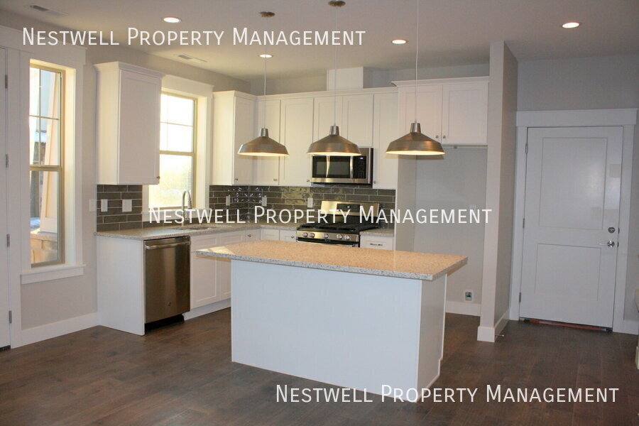 Townhouse for rent at 10486 S Beetdigger Blvd, Sandy, UT 84070
