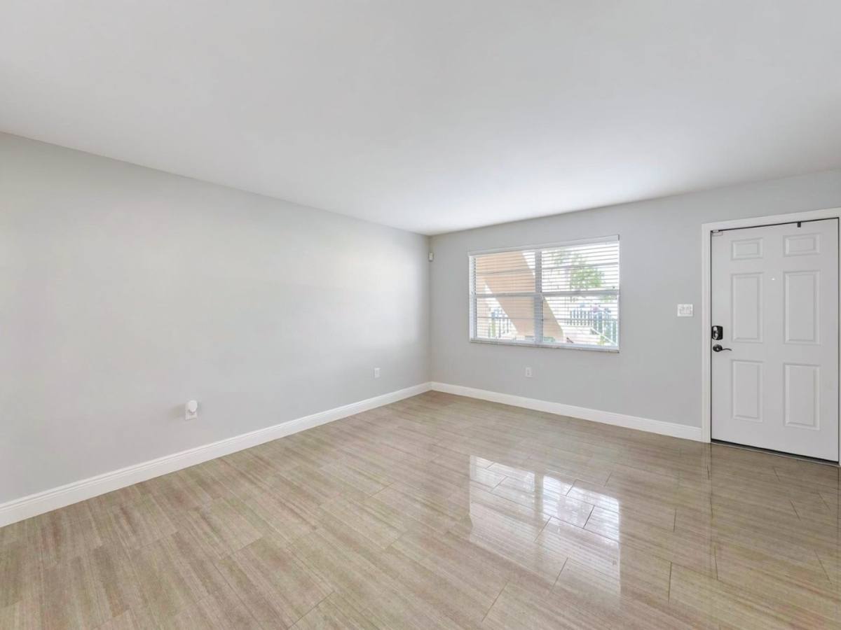 Condo for rent at 681 Palm View Dr, Naples, FL 34110