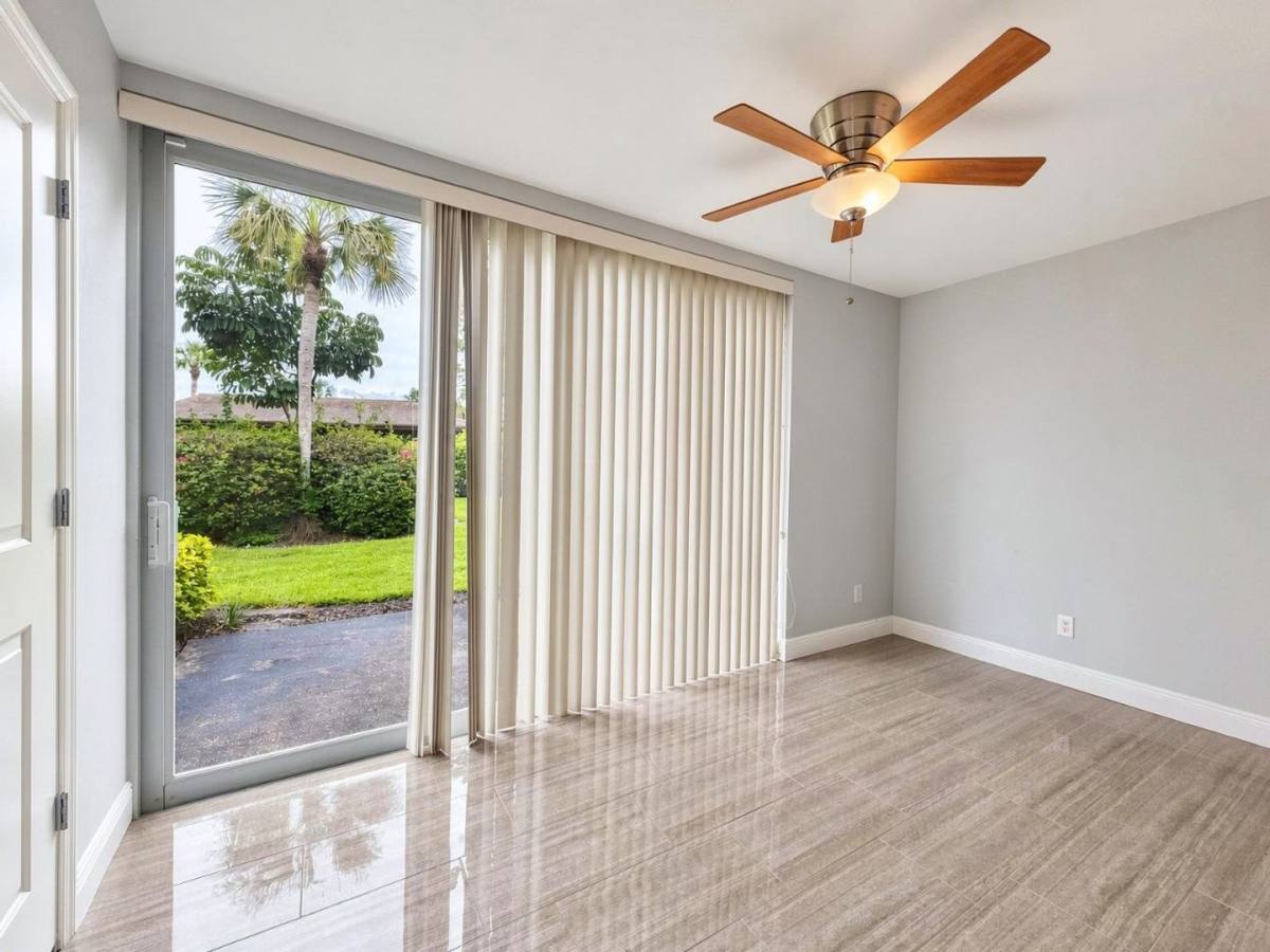 Condo for rent at 681 Palm View Dr, Naples, FL 34110