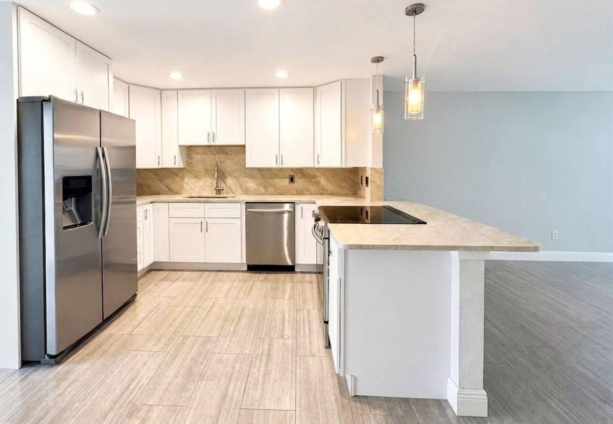 Condo for rent at 681 Palm View Dr, Naples, FL 34110
