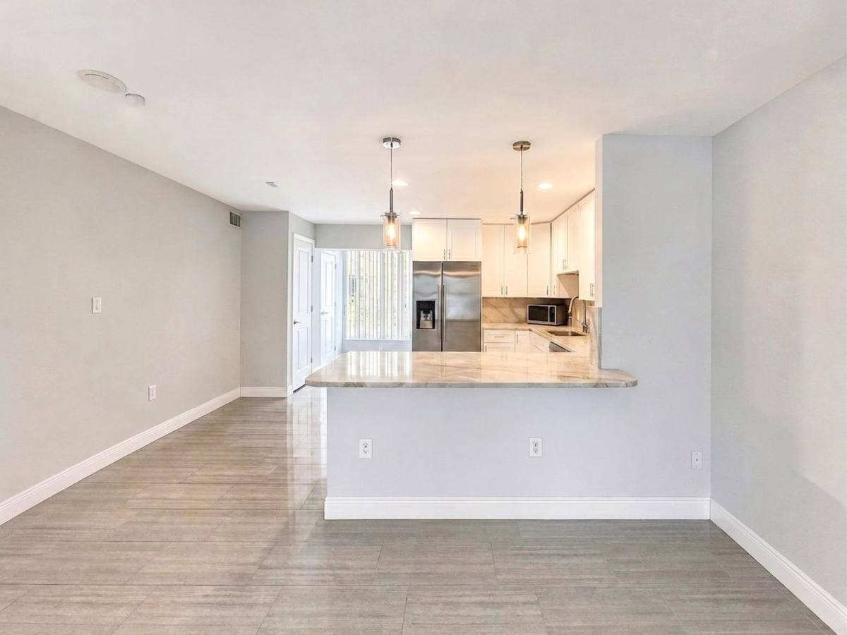 Condo for rent at 681 Palm View Dr, Naples, FL 34110