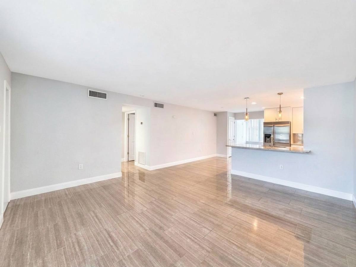 Condo for rent at 681 Palm View Dr, Naples, FL 34110