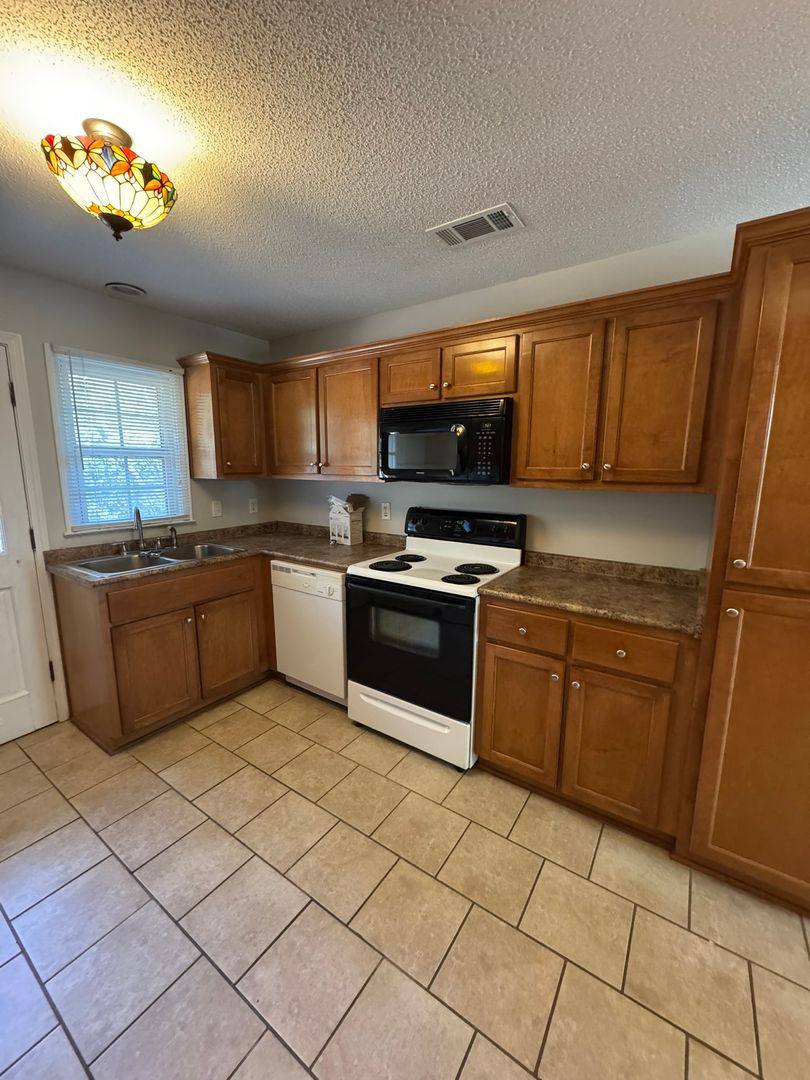 Townhouse for rent at 315 Brannen St, Statesboro, GA 30458