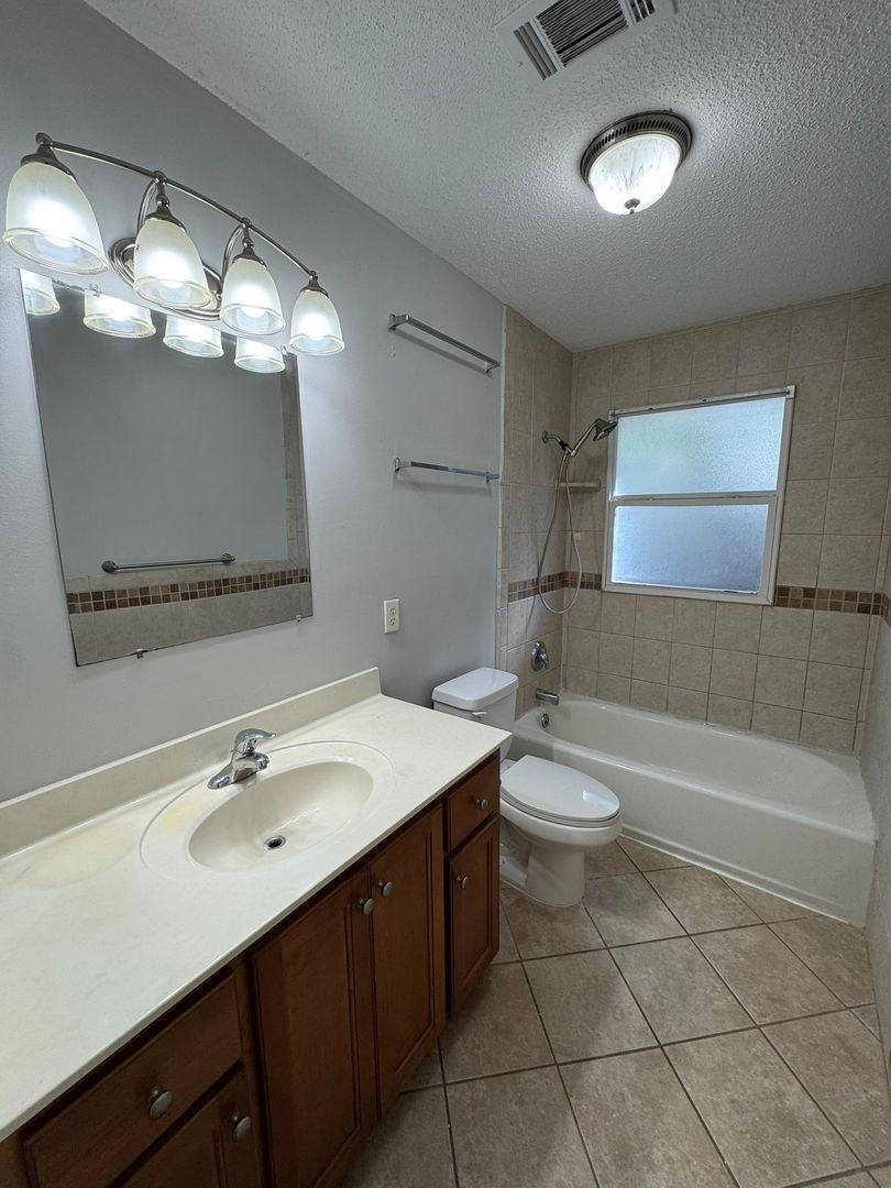 Townhouse for rent at 315 Brannen St, Statesboro, GA 30458