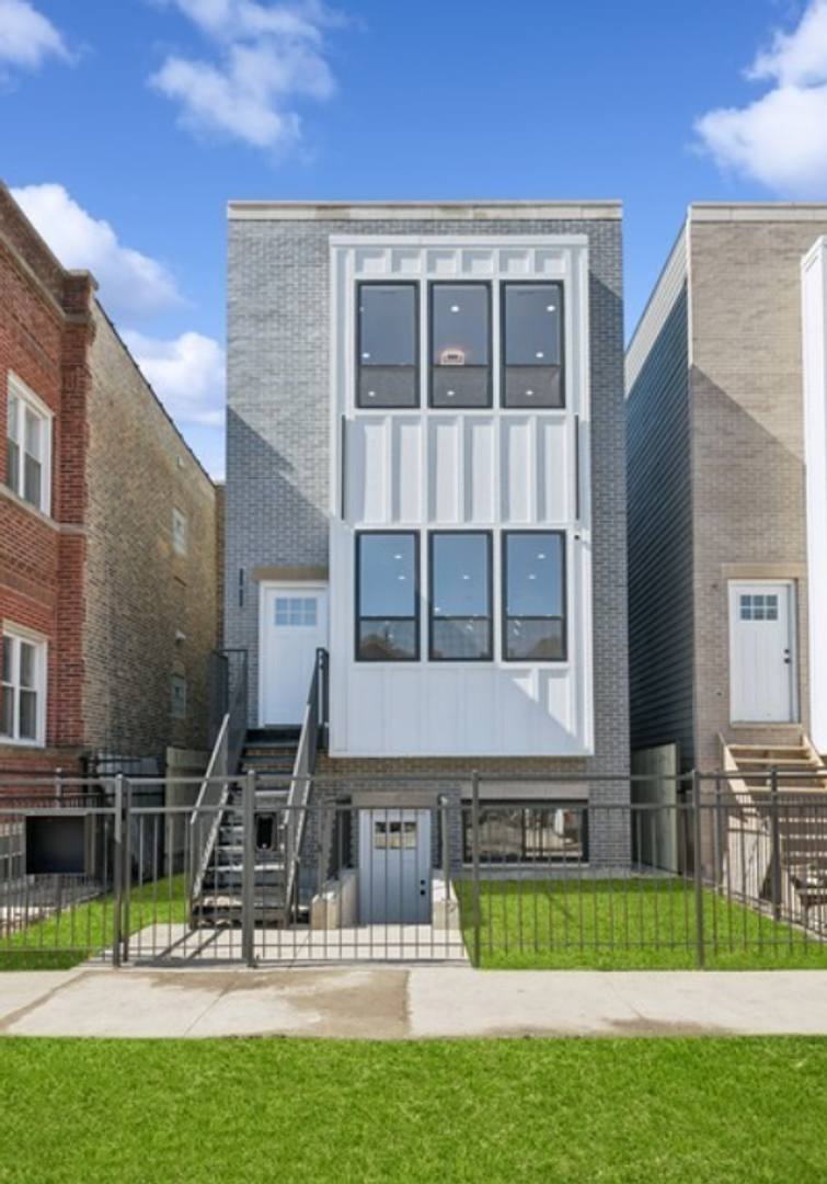 Apartment for rent at 1052 N Central Park Ave, Chicago, IL 60651