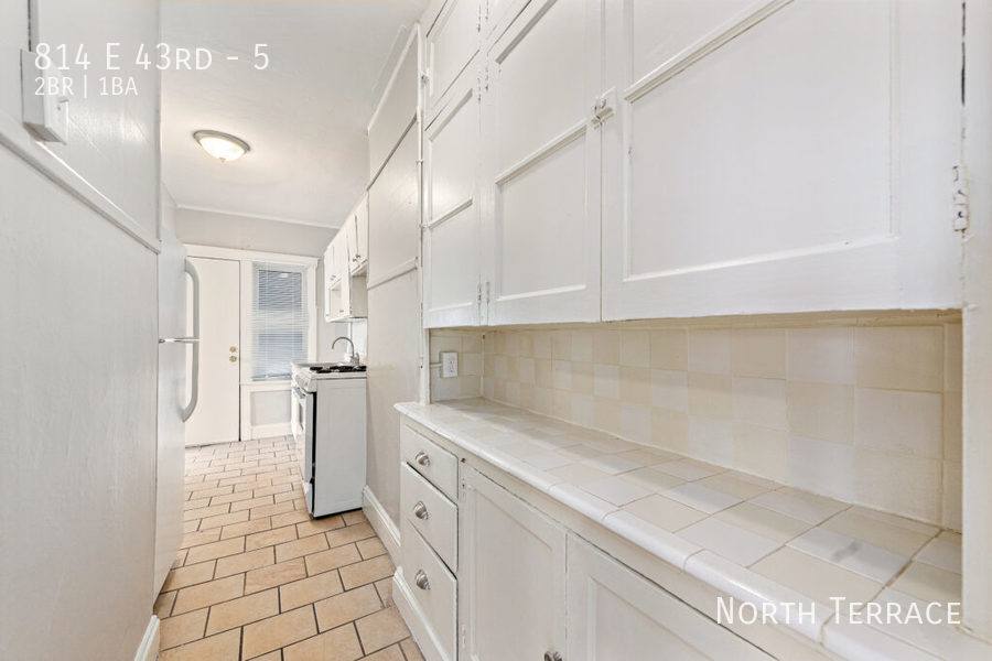 Apartment for rent at 814 E 43rd #5, Kansas City, MO 64110