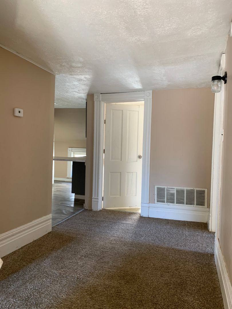 Apartment for rent at 1408 Spring St, Parkersburg, WV 26101